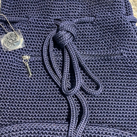 NWOT The Sak Navy Hand-Crochet Bag. Nice zip up pocket on outside.Navy Blue. - Picture 5 of 6